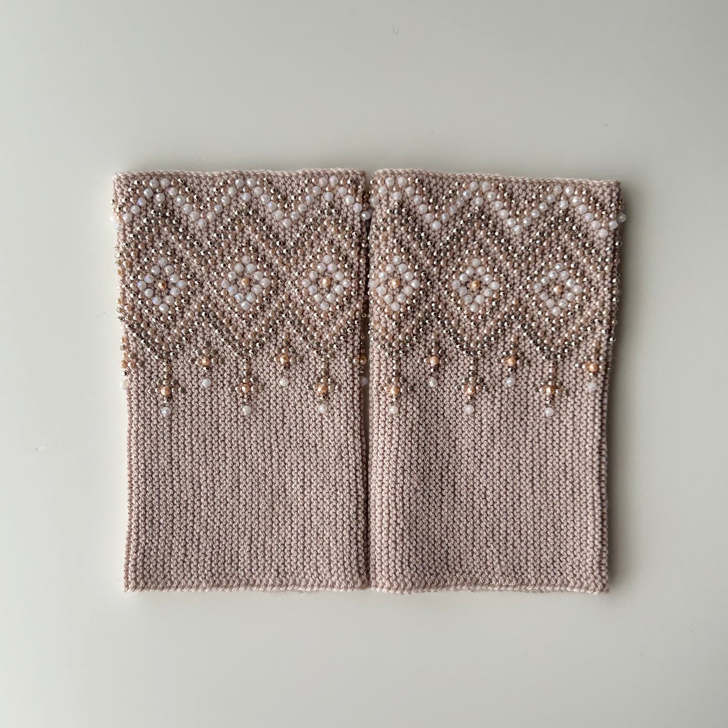 【 東京SOLD 】オレンジベージュ×ホワイトクリスタル シャンデリアのようなリエシネス《53 ピンクベージュ》