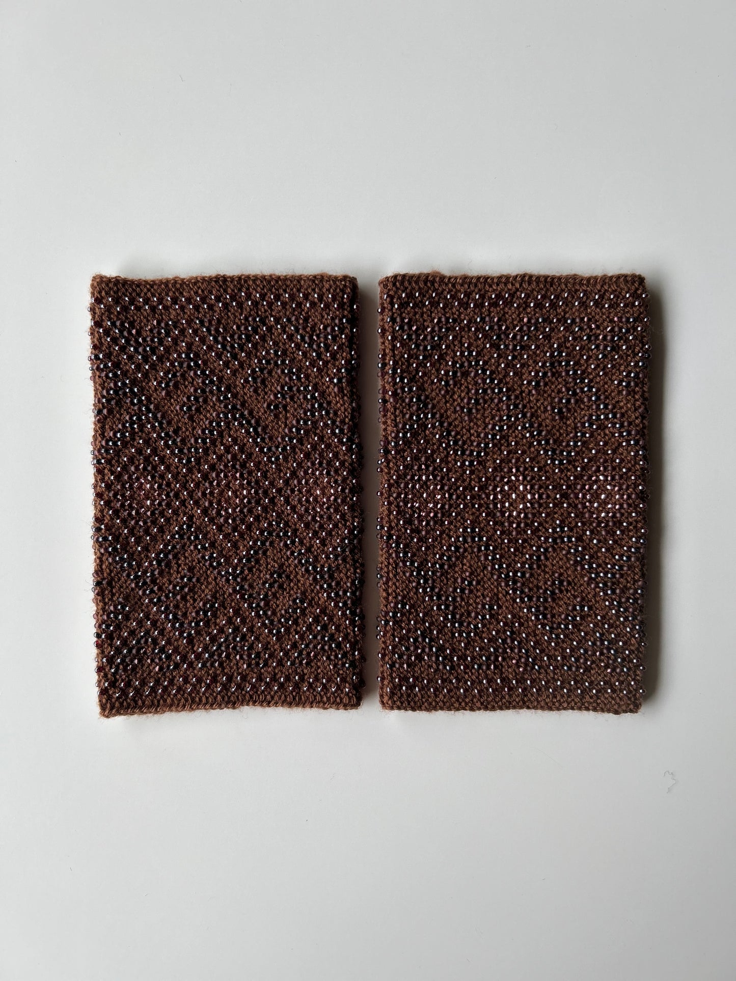 《受注制作》 Ingrida. 【Amulet】ブラウンにピンクやモーブ、レッドパールのビーズ/リエシネス