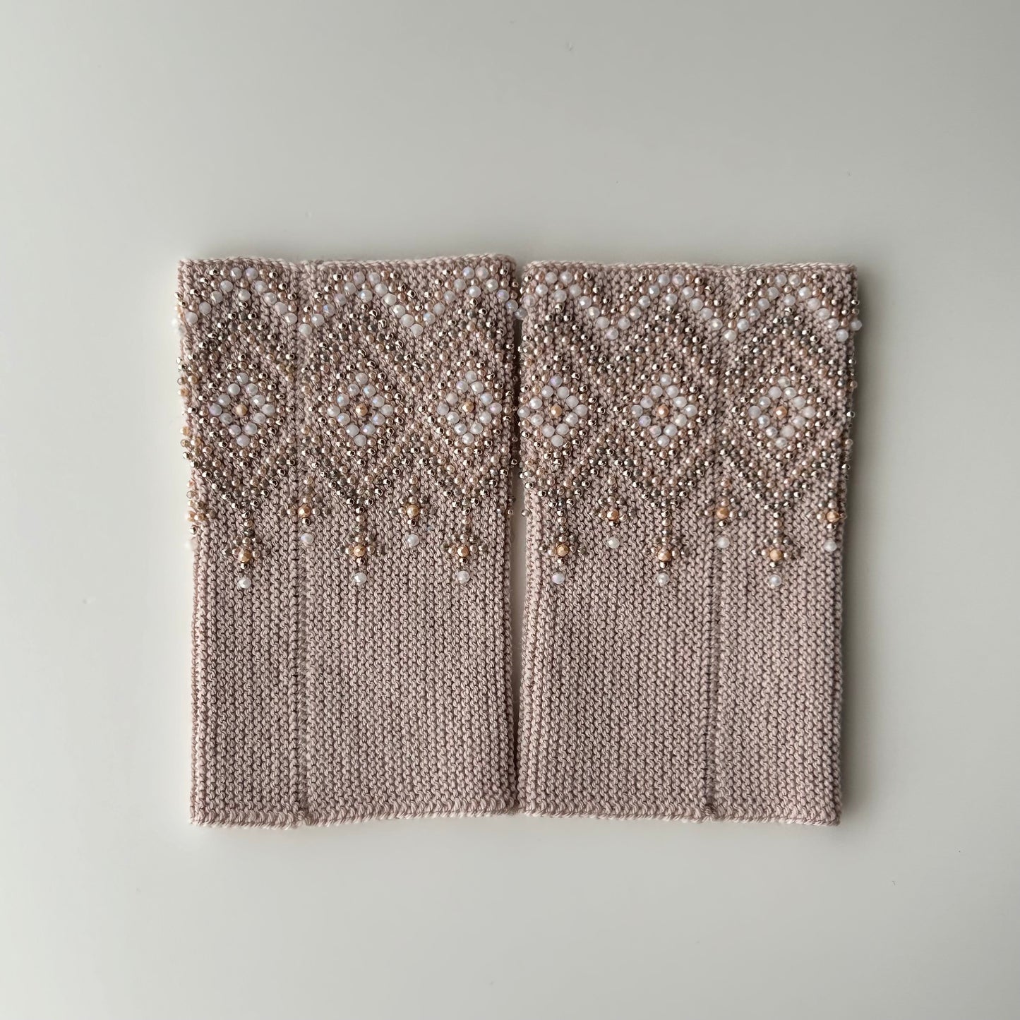 【 東京SOLD 】オレンジベージュ×ホワイトクリスタル シャンデリアのようなリエシネス《53 ピンクベージュ》