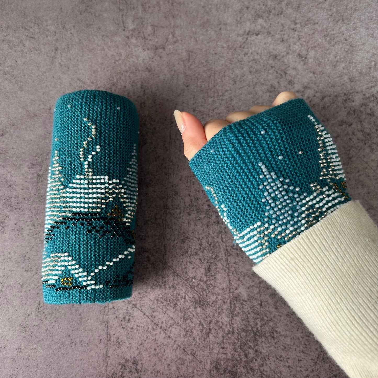 【送料無料でお届け】雪降る季節のリトアニア スノードーム(25 ディープラグーン)