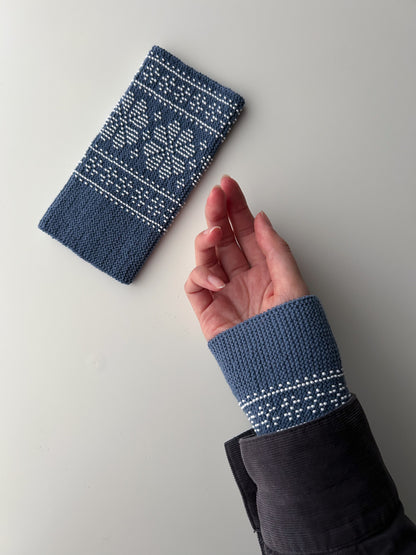 シンプルisベスト【即納】エタニティサウレ｜ヒヤシンスブルー｜手編みリストウォーマー