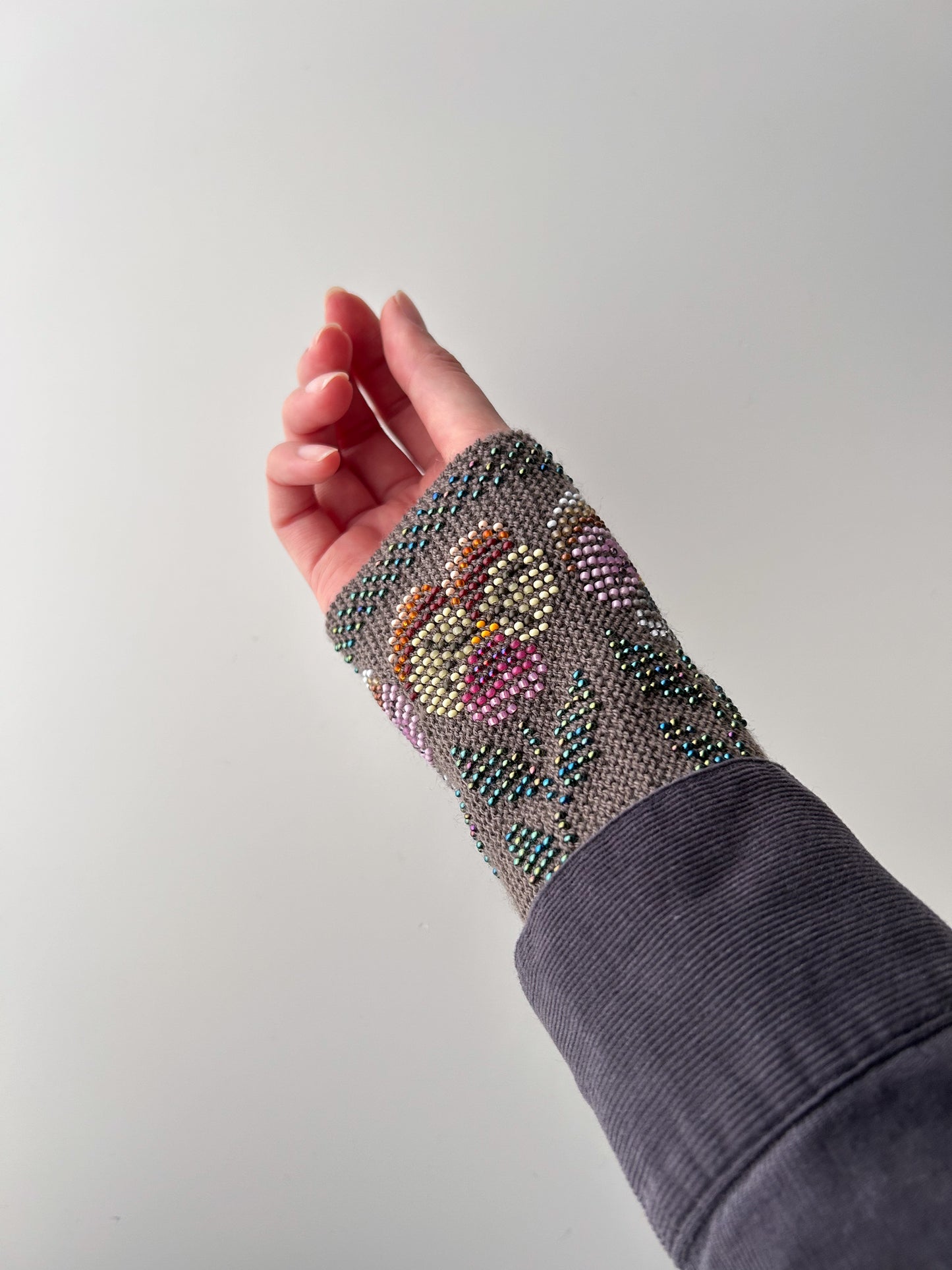 【即納】エターナルパンジー｜モカブラウン｜手編みリストウォーマー