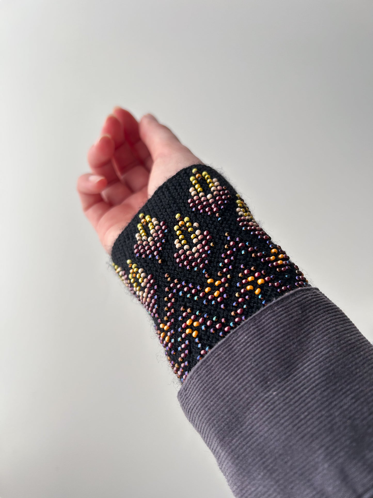 【即納】シンフォニックフラワー｜ブラック｜手編みリストウォーマー