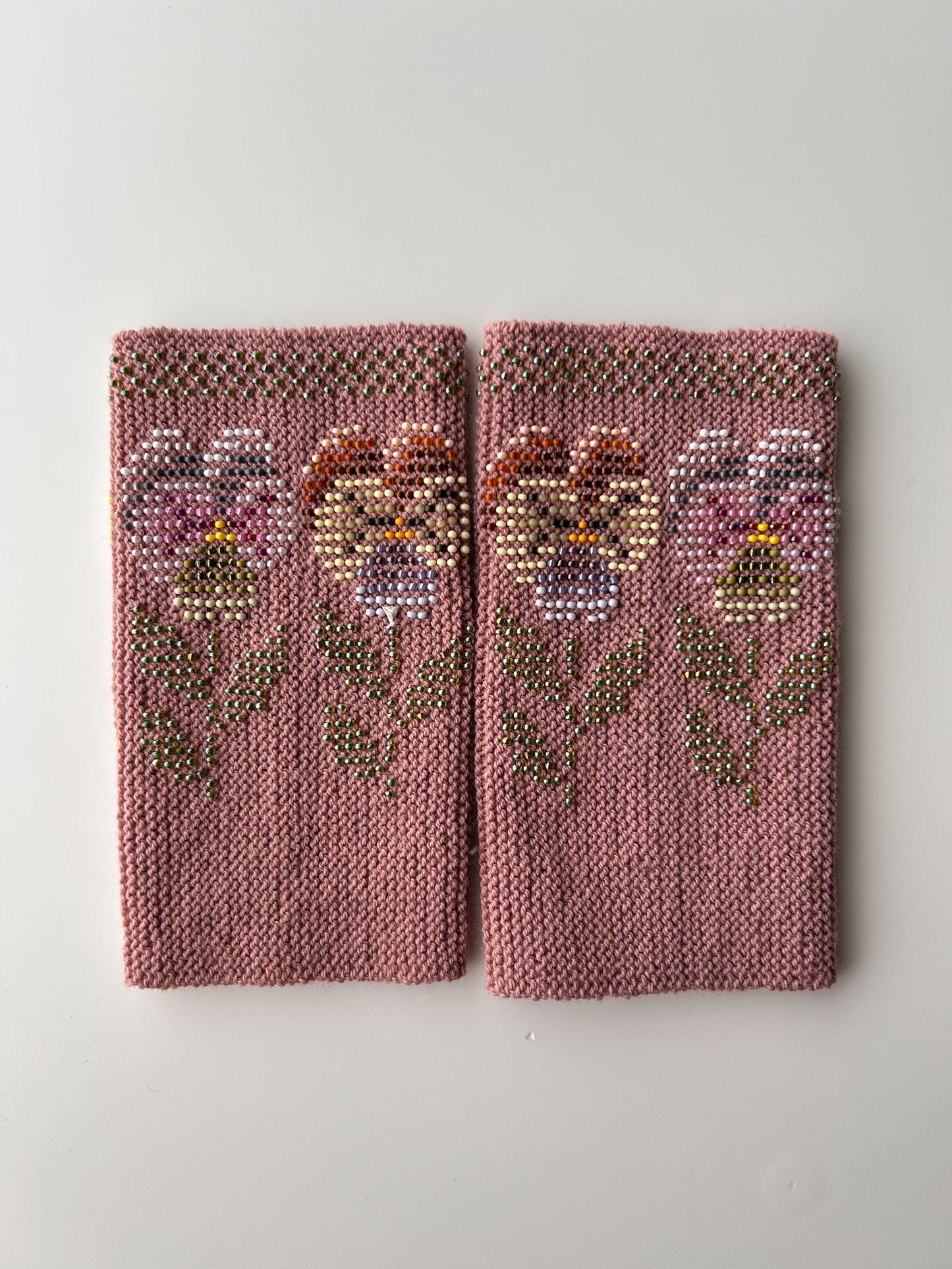 【即納】エターナルパンジー｜クラシックローズ｜手編みリストウォーマー