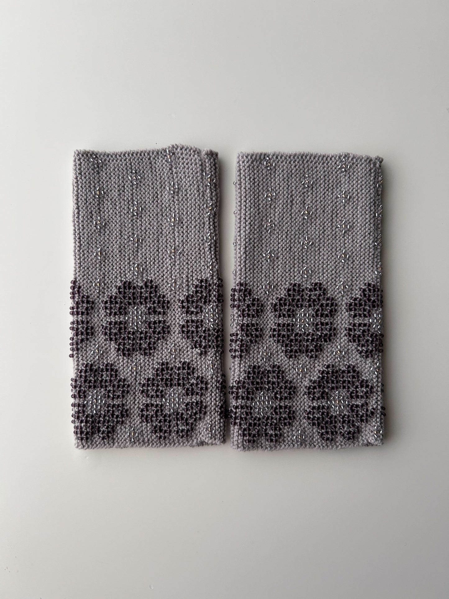 上下2way！ 【即納】サウレリア｜ウォームグレー｜クリスタル入り手編みリストウォーマー