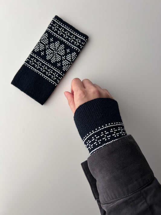 シンプルisベスト【即納】エタニティサウレ｜ダークネイビー｜手編みリストウォーマー