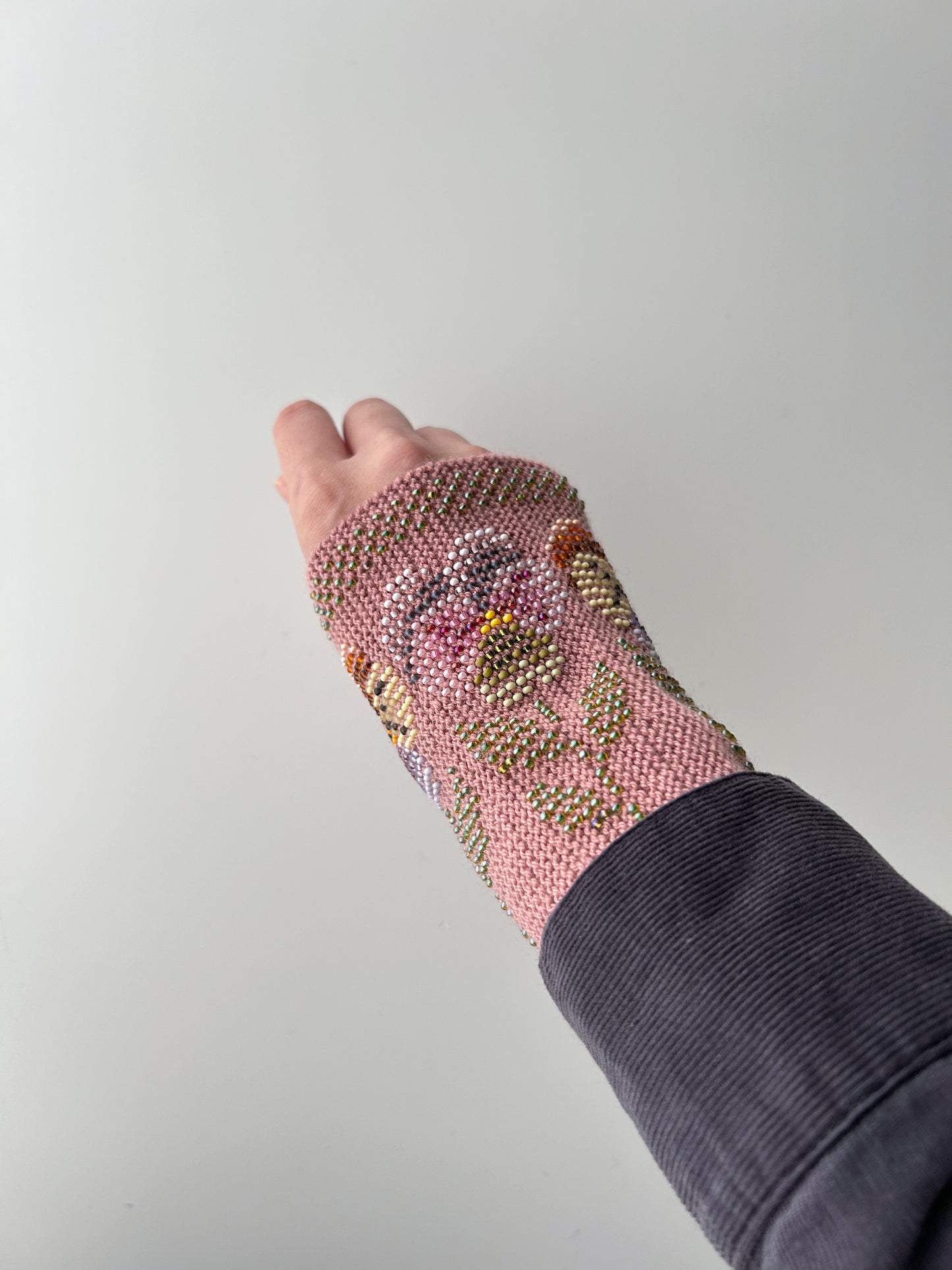 【即納】エターナルパンジー｜クラシックローズ｜手編みリストウォーマー