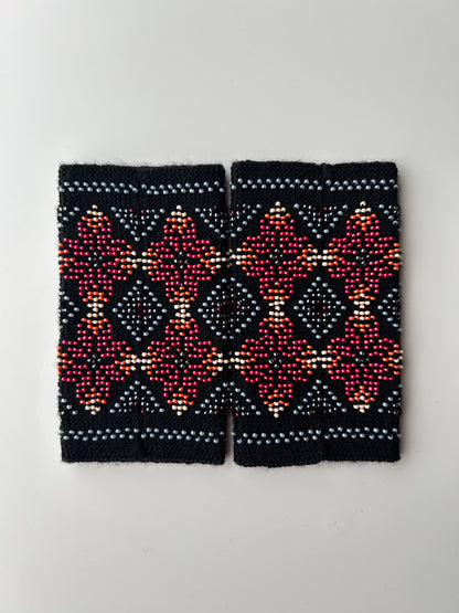 【即納】ダイヤモンドヴィーナス｜MOMIJIブラック｜手編みリストウォーマー