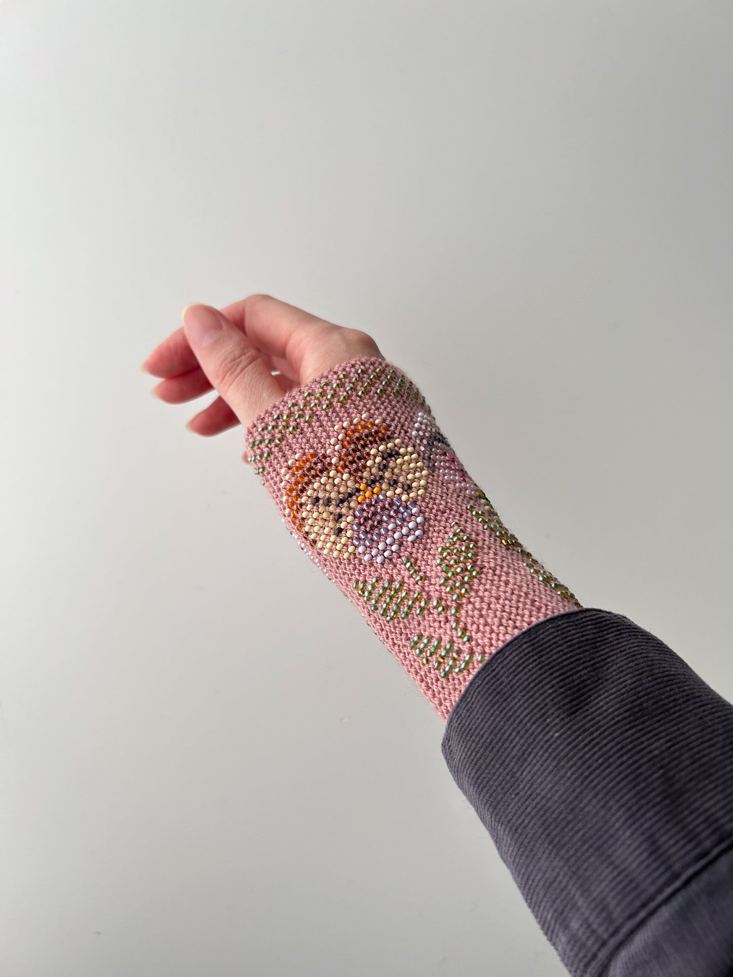 【即納】エターナルパンジー｜クラシックローズ｜手編みリストウォーマー