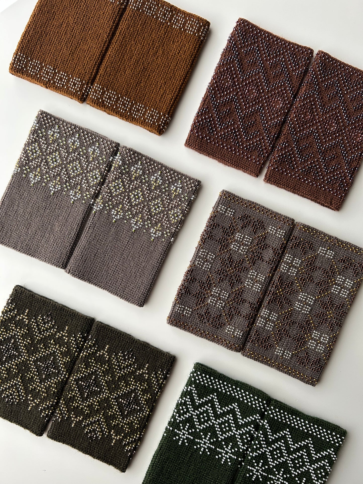 【即納】クラシカルダイヤモンド｜ブラウン｜手編みリストウォーマー